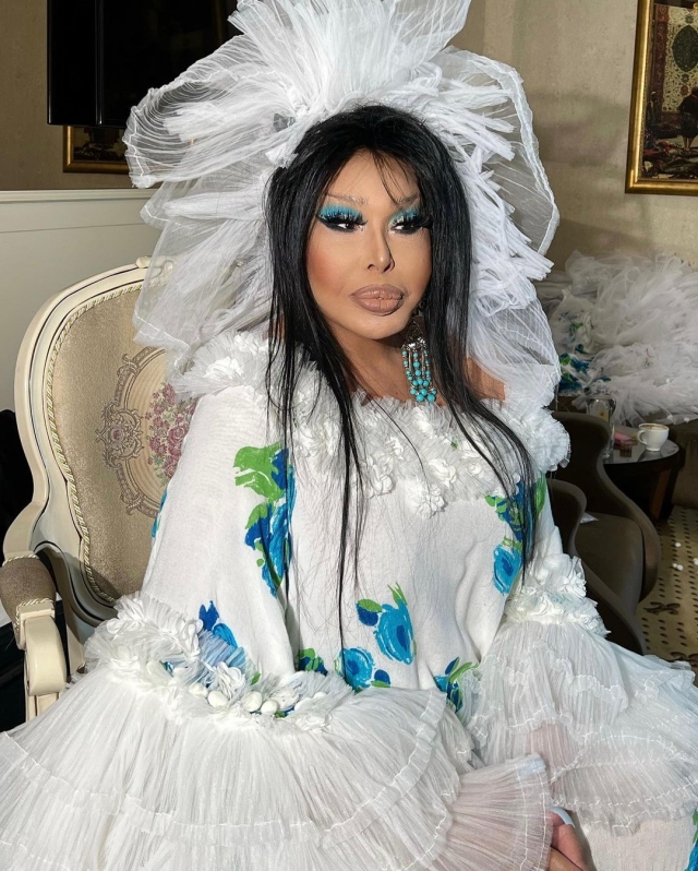 Bülent Ersoy'dan Para Orkestrasına Para Yağmuru