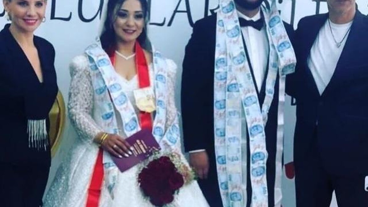 Esra Erol Ve Eşi Ali Özbir "Gelinim Olur Musun?" Damadının Düğününde