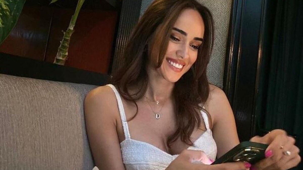 Damla Uğurtürk Canlı Yayında Öpüldü