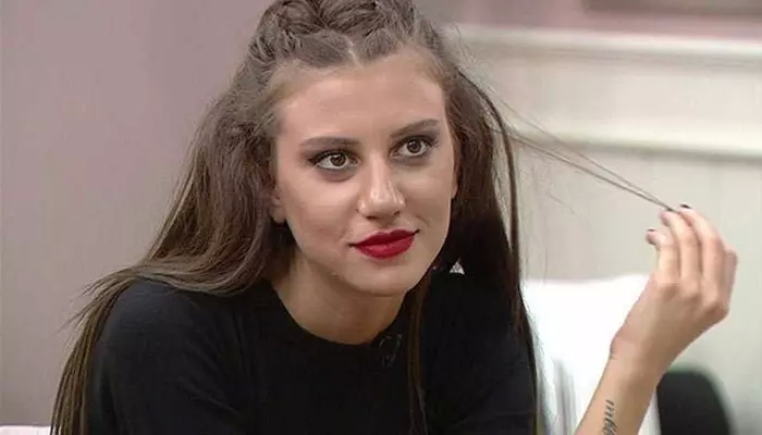 Kısmetse Olur Yarışmacısı Melis Buse Betkayan Canlı Yayında Darp!