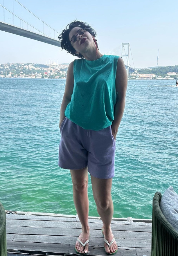 Merve Boluğur'un Cesur Pozlarına Beğeni Yağdı!