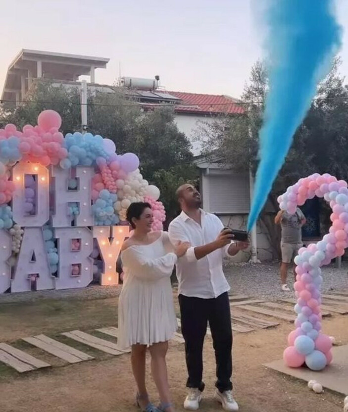 Ezgi Mola, Hamileliğinin 5. Ayında Bebeğinin Cinsiyetini Açıkladı