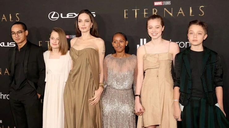 Angelina Jolie'den Sağlık Sektörüne Irkçılık Eleştirisi