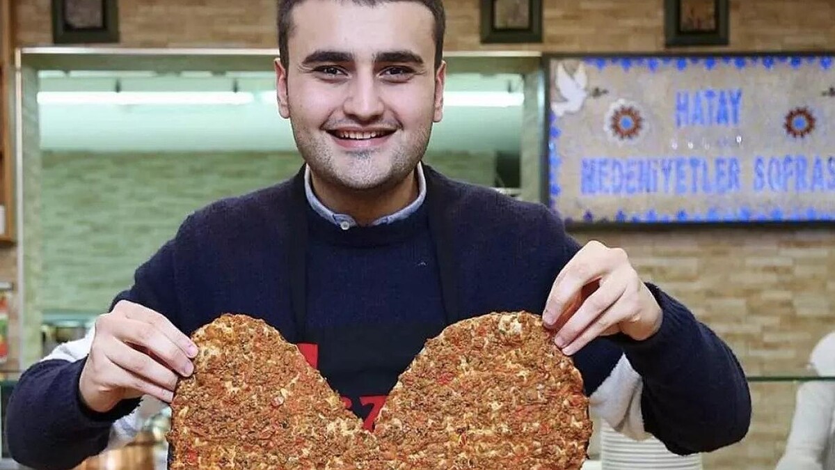 Czn Burak Babasını Mahkemeye Verdi