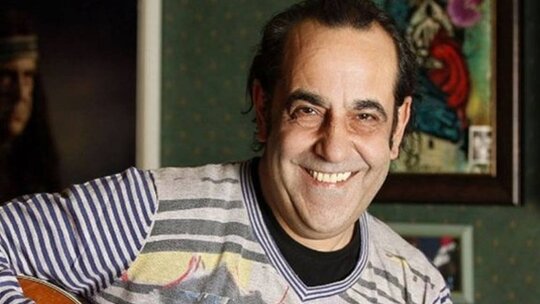 17 Ekim 1953'te İstanbul'da doğan Özkan Uğur, MFÖ grubunun bas gitaristi, şarkıcı...