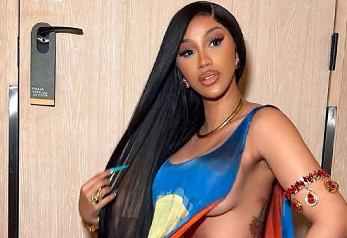 Cardi B'nin Hayranlarına Küfürlü Saldırısı