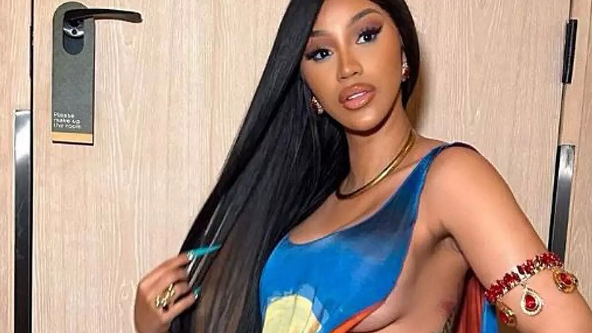 Cardi B'nin Hayranlarına Küfürlü Saldırısı