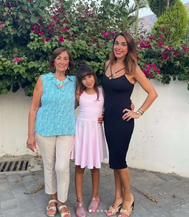 Zuhal Topal'ın Kızı Lina, Annesinin Kopyası Çıktı