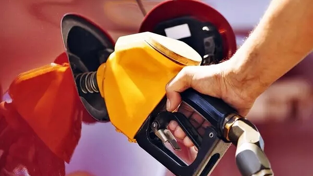 Benzine Bu Gece Yarısından İtibaren 2,11 Tl Zam!