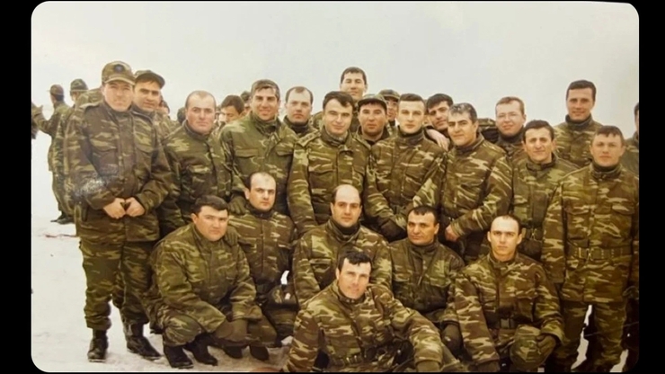 Sinan Oğan Ve Tarkan'ın Askerlik Fotoğrafı Sosyal Medyada Gündem Oldu