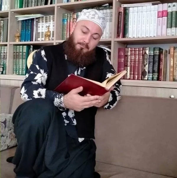 Tarikat Şeyhi Tecavüzü İnkar Etti: Kız Bana Aşık Olmuş