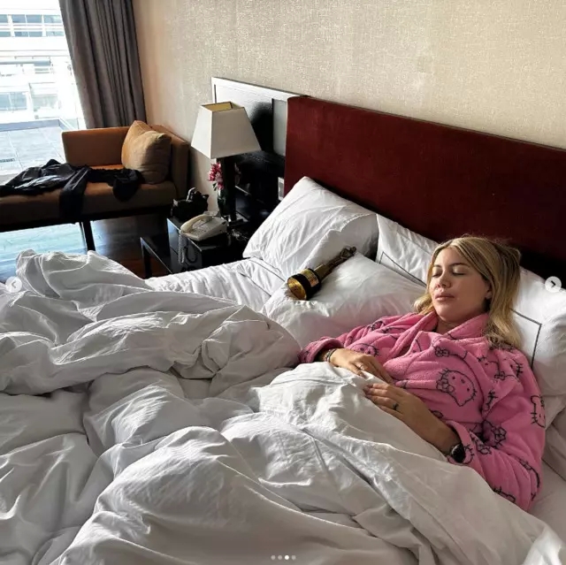 Wanda Nara, Icardi İle Bornozlu Fotoğrafını Paylaştı!