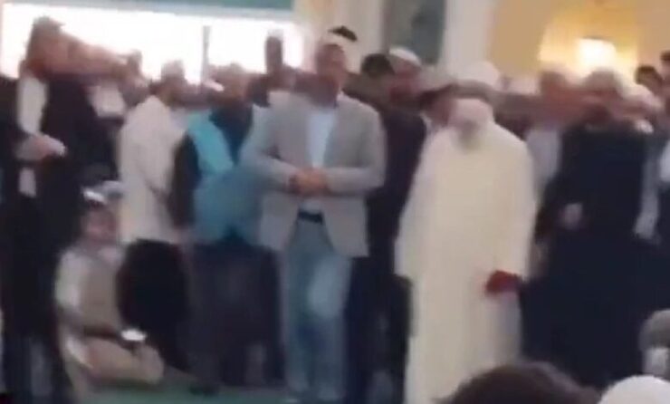 Menzil Cemaatinde İlginç Görüntüler: Cezbeye Gelenlerin Sesleri Duyuldu