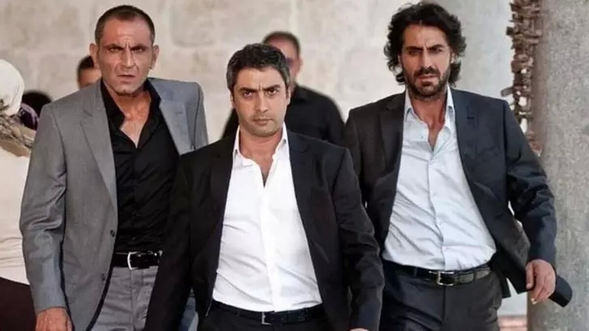 Netflix'ten Kurtlar Vadisi Ekibinden Mafya Dizisi