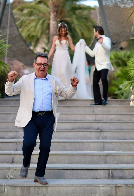 Ahmet Kural'ın Mutlu Günü: Çağla Gizem Şahin İle Evlendi