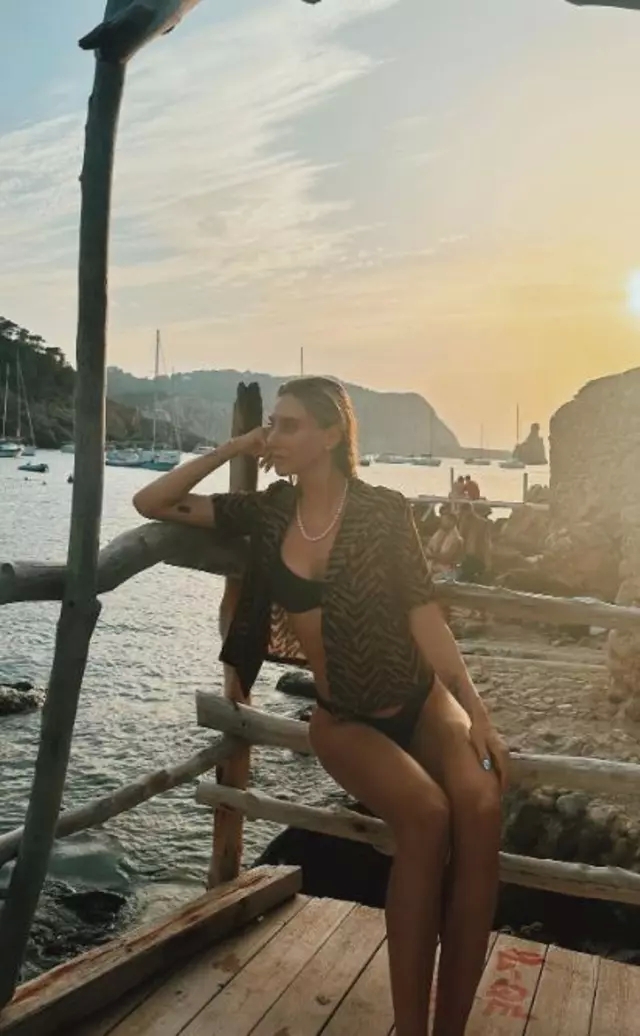 Şeyma Subaşı'nın Bikinili Pozuna Eşi Meedo'dan Sürpriz Hamle