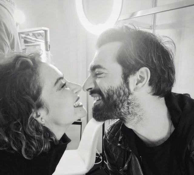 Sıla'dan Sevgilisi İlker Kaleli'ye Sahne Öpücüğü
