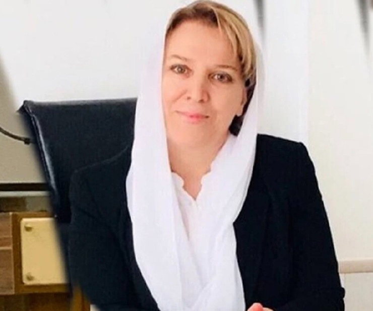 İyi Partili Ayşe Sucu, Başörtüsünü Çıkararak "Ayette Yok" Dedi!