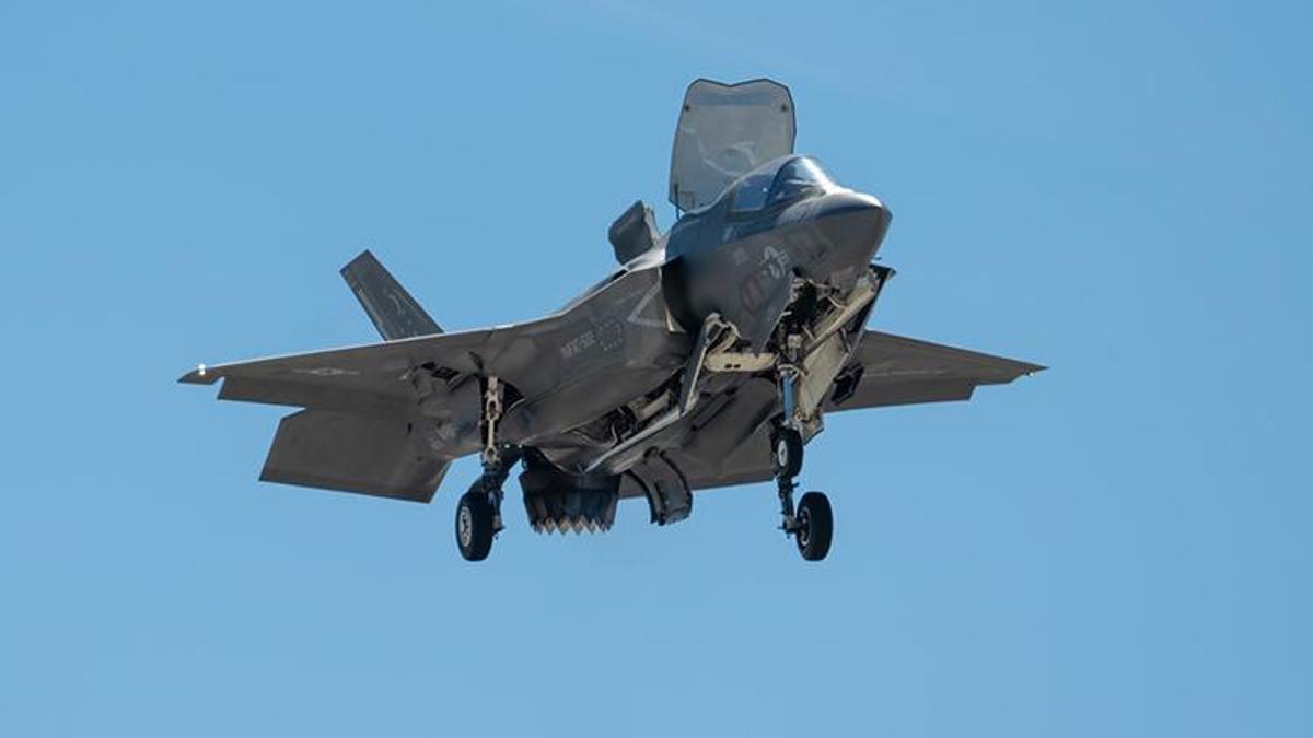 F-35 Savaş Uçağı Kayboldu: Pilot Paraşütle Atladı, Halktan Yardım İsteniyor