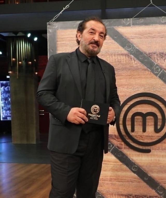 Masterchef'in Sevilen Şefi Mehmet Yalçınkaya'nın Yemekteyiz Geçmişi Ortaya Çıktı