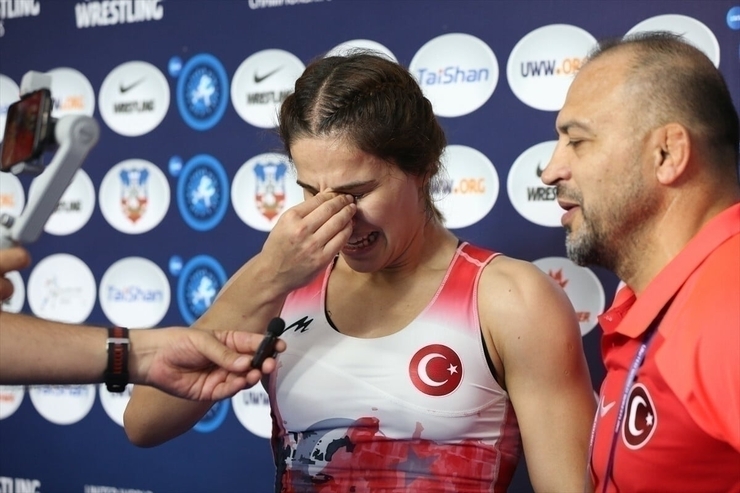 Buse Tosun Çavuşoğlu, Moğolistanlı Rakibini Tuşlayarak Dünya Şampiyonu Oldu