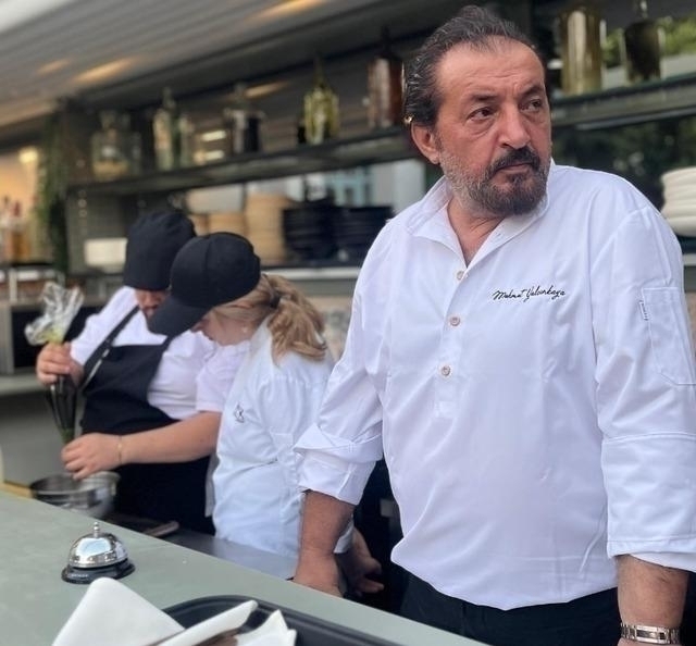 Masterchef'in Sevilen Şefi Mehmet Yalçınkaya'nın Yemekteyiz Geçmişi Ortaya Çıktı
