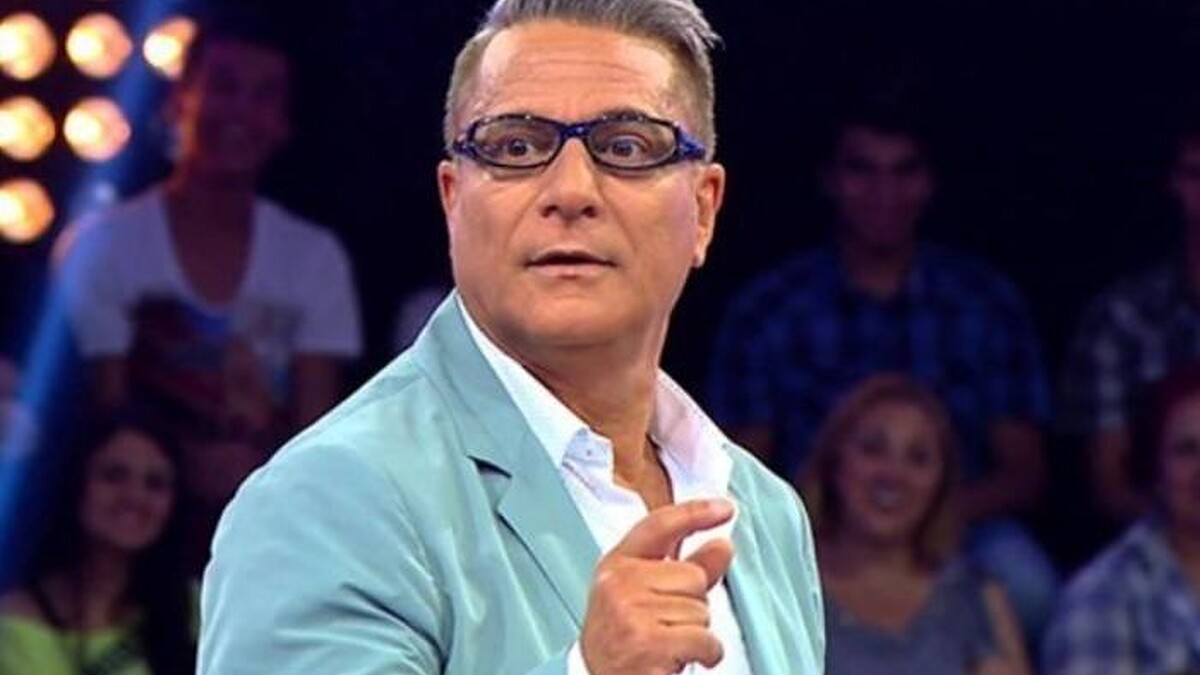 Genç Sevgilisinden Ayrılan Mehmet Ali Erbil Canlı Yayında Ağladı