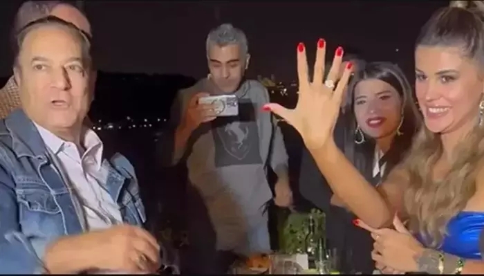Mehmet Ali Erbil, Genç Sevgilsi İçin Ailesine Resti Çekti!