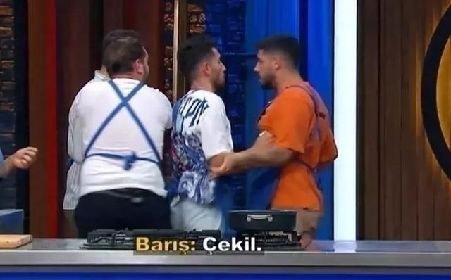 Masterchef'te Barış Ve Barbaros Kavga Etti!