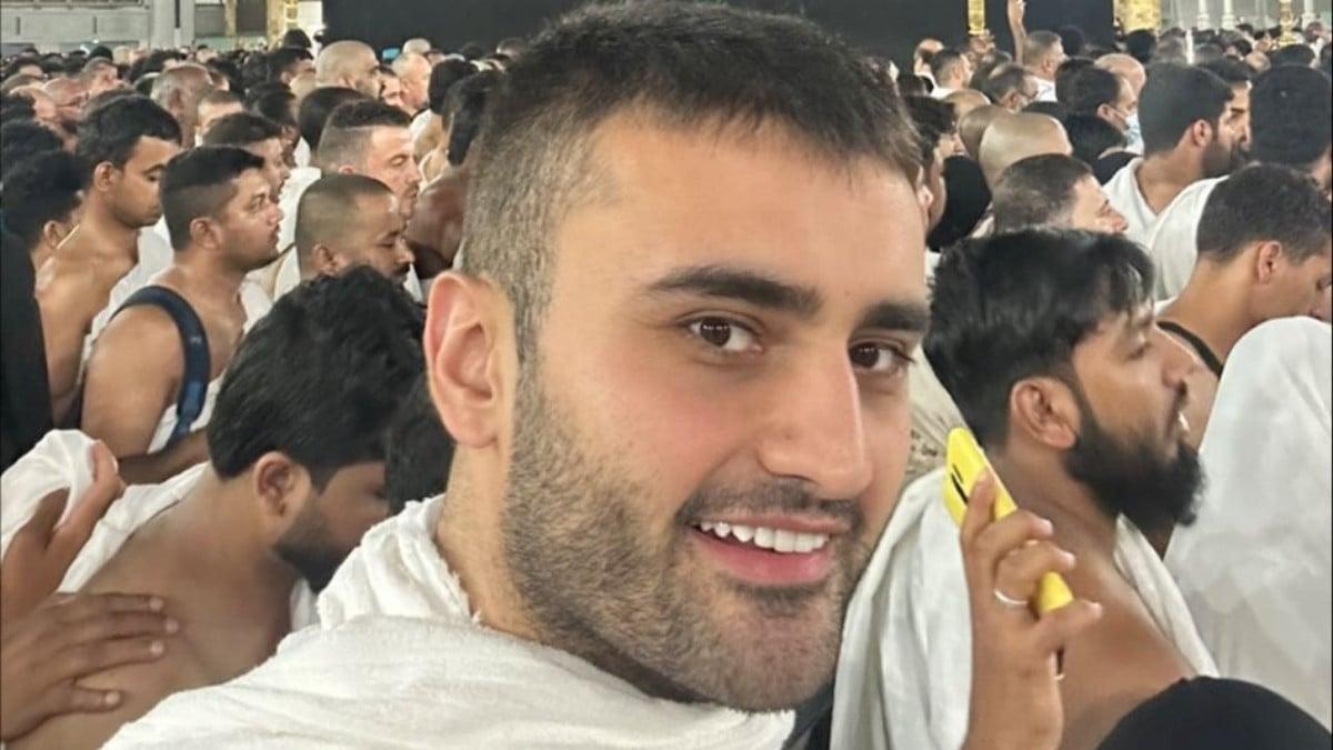 Czn Burak, Annesiyle Birlikte Umre Ziyaretini Paylaştı