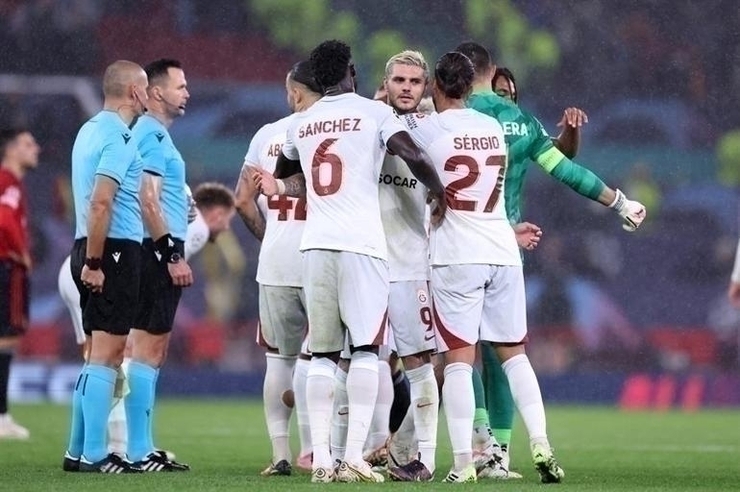 Manchester United - Galatasaray Maçı Sonrası Kriz Çıktı!