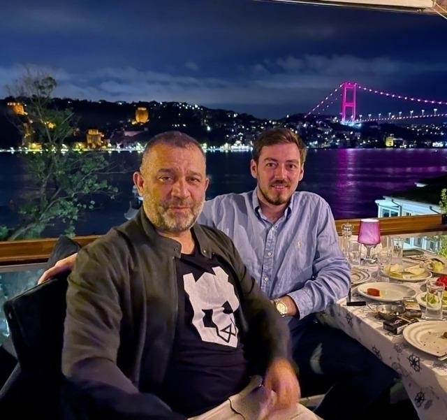 Hande Sarıoğlu Yeni Sevgilisinin Fotoğraflarını Paylaştı