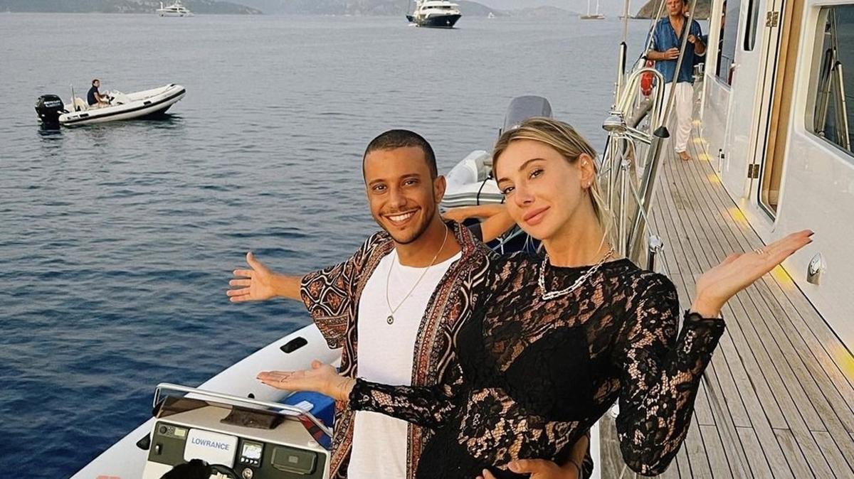 Şeyma Subaşı Ve Meedo Boşanma Kutlamasında!