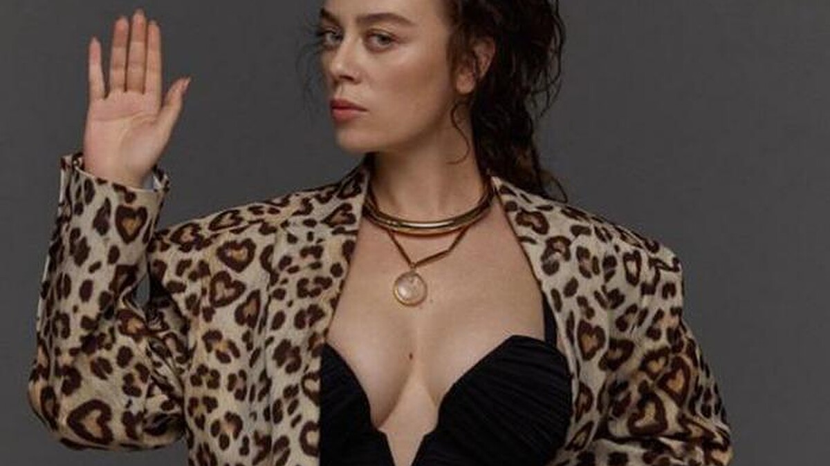 Demet Evgar'ın Kızıyla Paylaştığı Pozlar Takipçileri Arasında Tartışma Yarattı