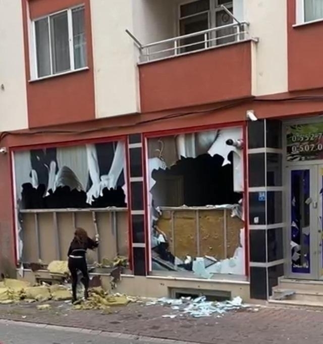 Genç Kadın, Eski Patronunun Güzellik Merkezinde Cam Çerçeve Bırakmadı!