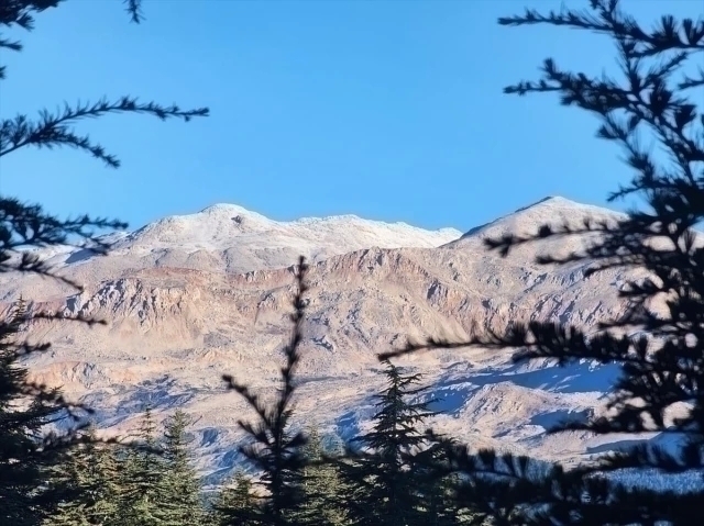 Antalya'nın Kaş İlçesine Bağlı Gömbe Mahallesi'ne İlk Kar Yağdı!