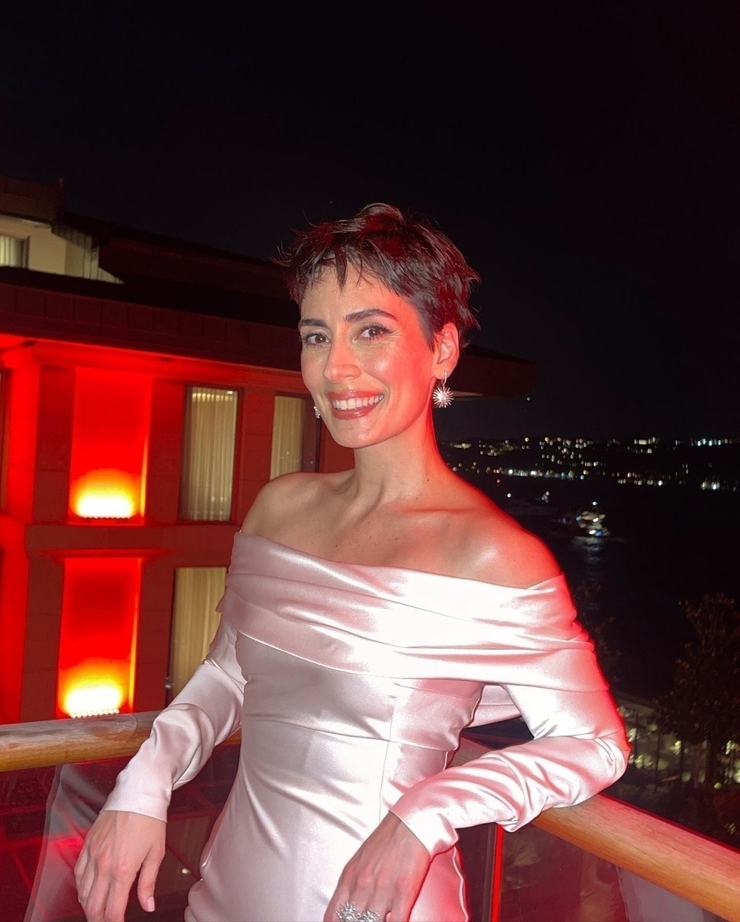 Melisa Sözen'in Netflix Projesi Ve Yeni İmajıyla Gündemde!