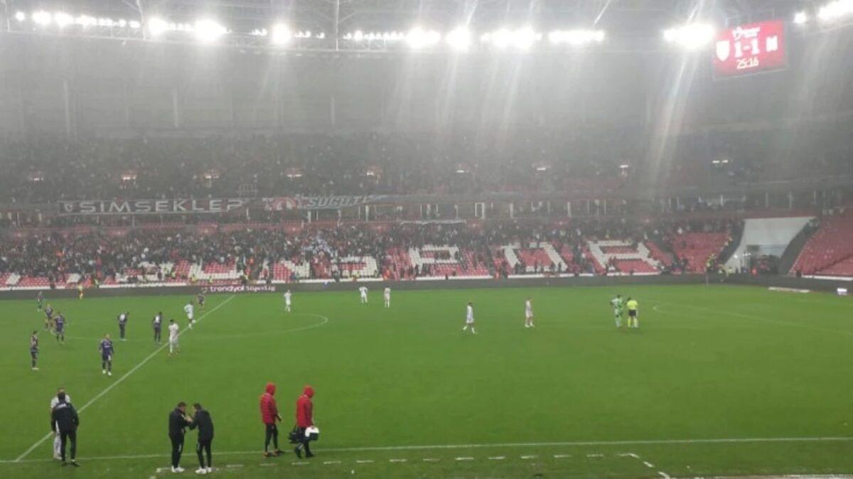 Samsunspor - Beşiktaş Maçı Hava Koşullarına Rağmen Devam Etti!