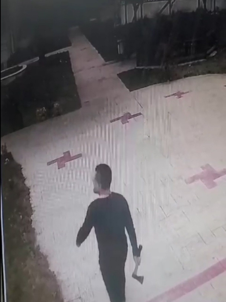 Kocaeli'de Ev Sahibi Kiracısına Baltayla Saldırdı!
