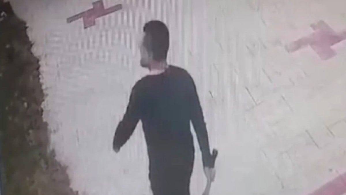 Kocaeli'de Ev Sahibi Kiracısına Baltayla Saldırdı!
