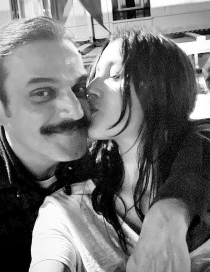 Ufuk Özkan Ve Sibel Osmanoğlu Arnavutköy'de Romantik Akşam Yemeği Yedi