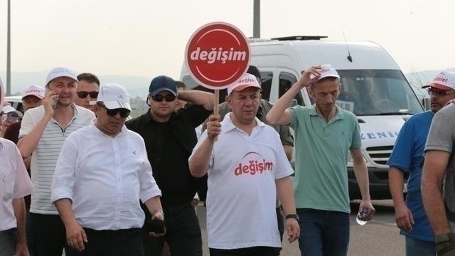 Chp'de Özgür Özel'e Tanju Özcan'dan Tebrik Geldi