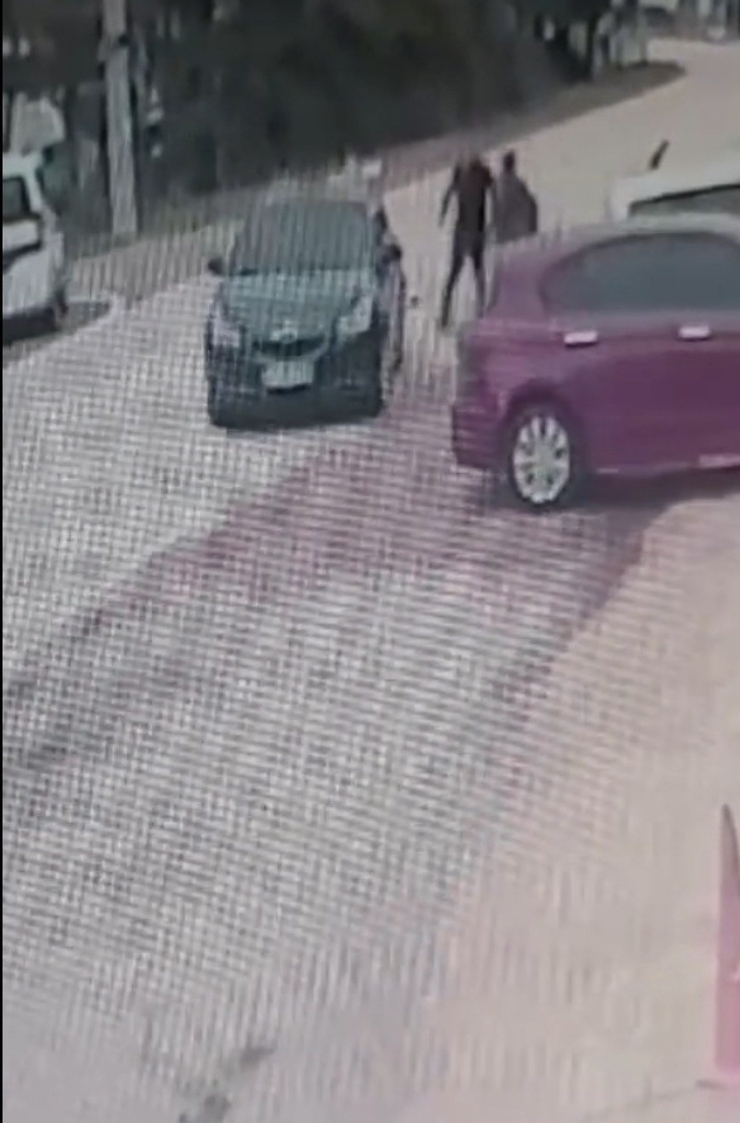 Kocaeli'de Ev Sahibi Kiracısına Baltayla Saldırdı!