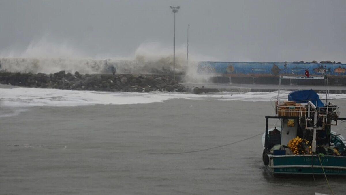 Zonguldak Batan Geminin 11 Personeli Kayıp! 1 Kişi Öldü...