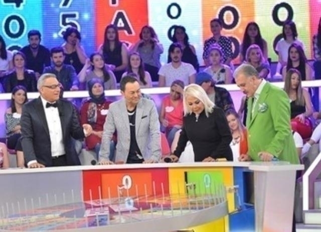 Çarkıfelek Yarışması Tv 8'De Yeniden Başlıyor, Yeni Sunucu Cem Davran