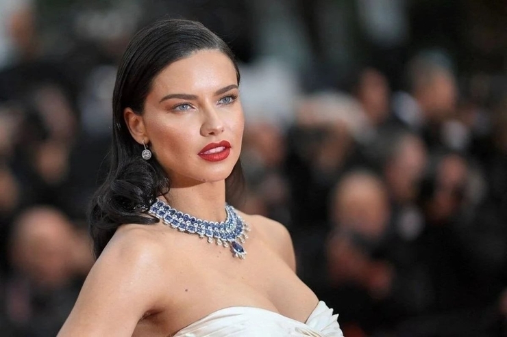 Adriana Lima, Estetik İddialarına Sessizliğini Bozdu!