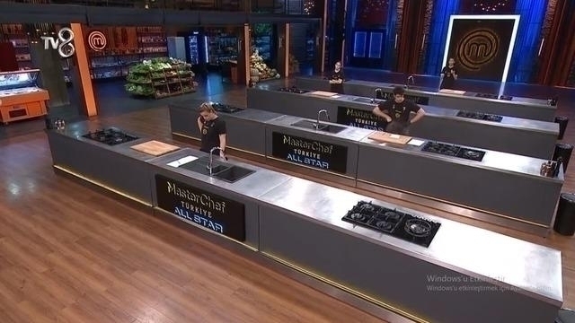 Masterchef'te Eleme Gecesi: Tanya'nın Gözyaşları İzleyicileri Duygulandırdı