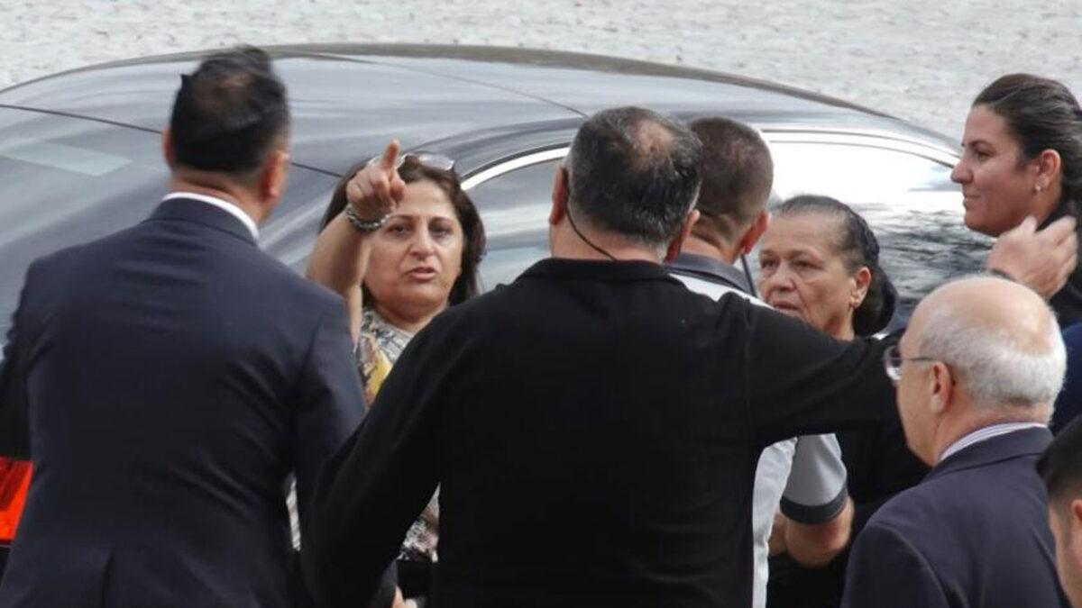 Chp'nin Yeni Genel Başkanı Özgür Özel, Protesto Edildi