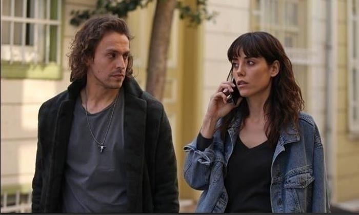 Cansu Dere: Ezel'den Sadakatsiz'e Başarılı Kariyerinin Sırları
