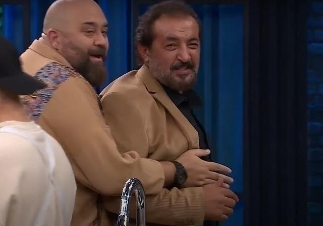 Masterchef'te Barbaros Şekerpareye Kızartma Deyince Mehmet Şef Fenalaştı!